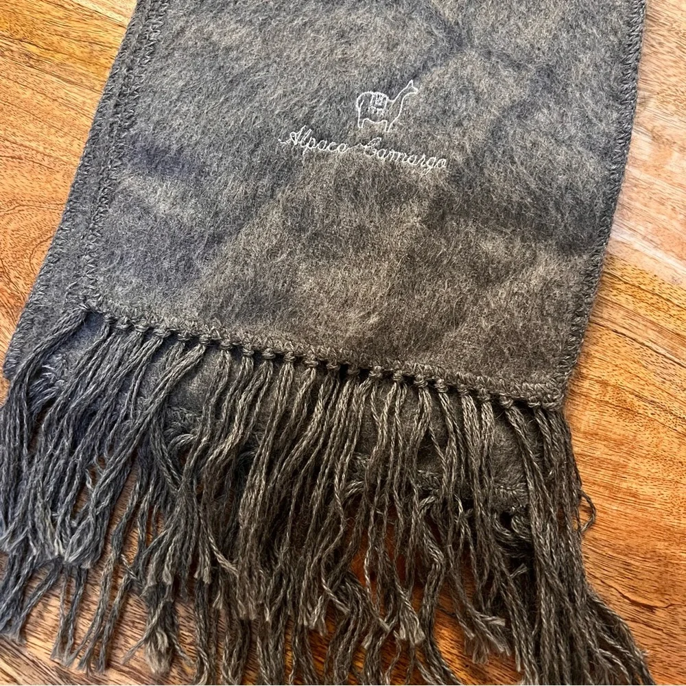 Alpaca Camargo like new